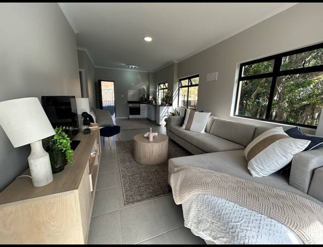 2 BEDROOM APARTMENT TO LET IN WATERFALL